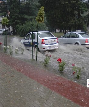 Reşița sub ape ,după o ploaie torențială!