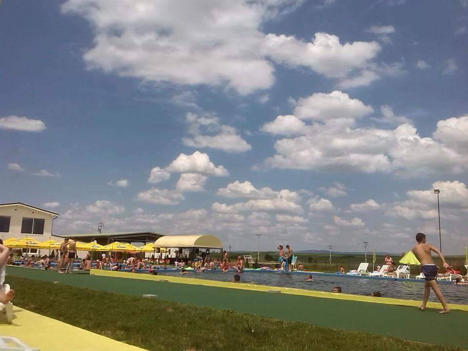 Orăvițenii – clienți ai ștrandurilor din Greoni și din Serbia