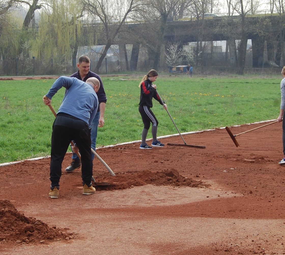 Toată suflarea sportivă de la CSM Reșița, “s-a aliat” pentru un stadion frumos!